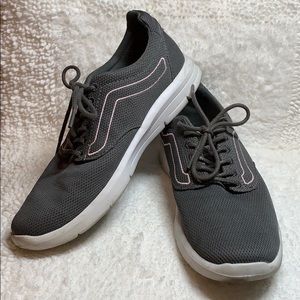 Women’s grey/pink vans